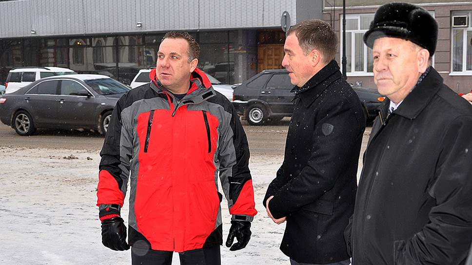 Олег Грищенко (слева) планирует решать проблемы муниципалитета на федеральном уровне